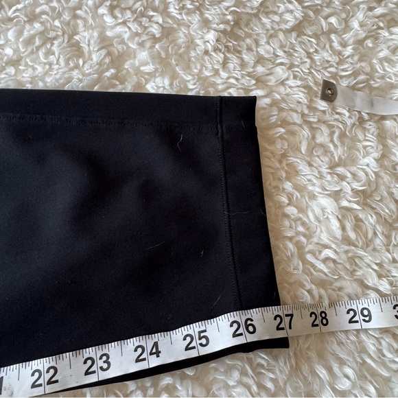 Lululemon On the Fly 7/8 Pant in Black Luxtreme Work Athleisure 27” inseam Sz 4 - Picture 10 of 12